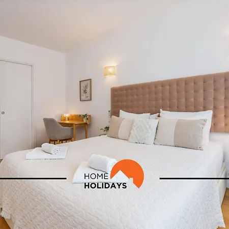 #264 C04 By Holidays Daire