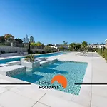 #264 Pool & Garden شقة البوفيرا