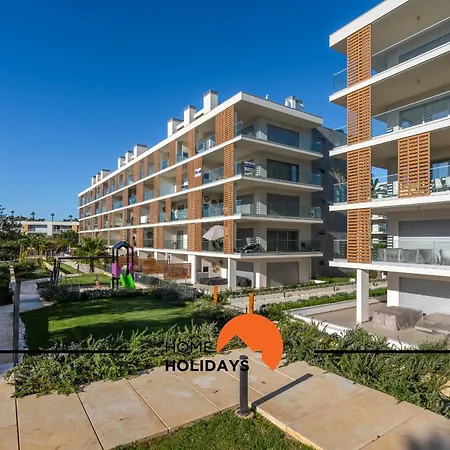 #264 C04 By Holidays Appartement