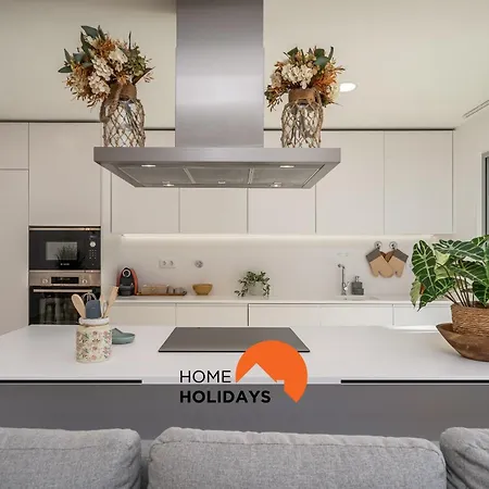 #264 C04 By Holidays Appartement *