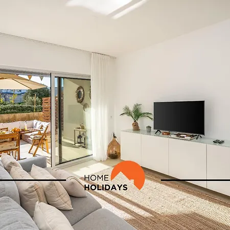 #264 C04 By Holidays