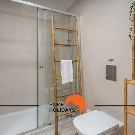 #264 C04 By Holidays Appartement *